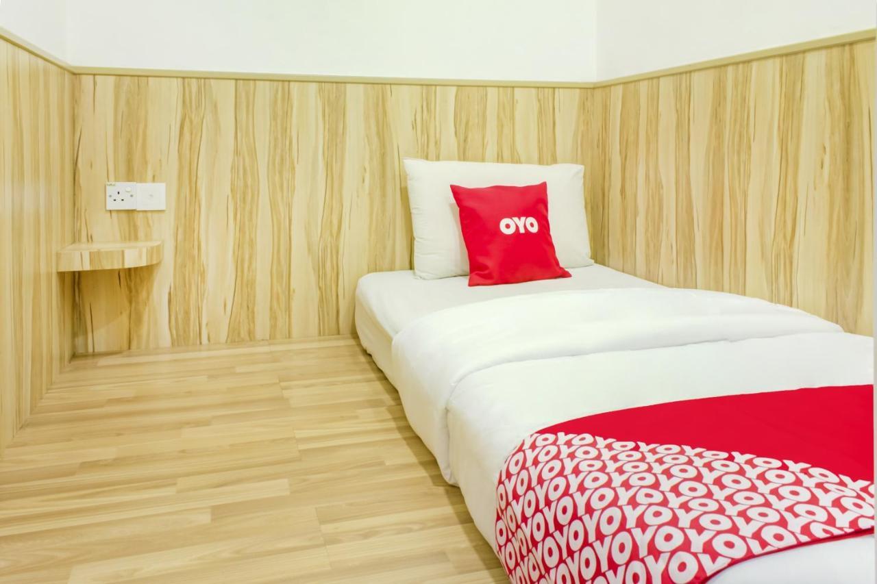 Oyo 90028 Ragula Hotel Johor Bahru Extérieur photo